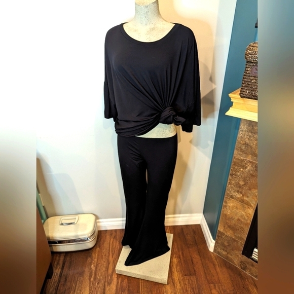 NWT Lounge set Black flare pants & black top, Missguided plus size 20 - Picture 3 of 13